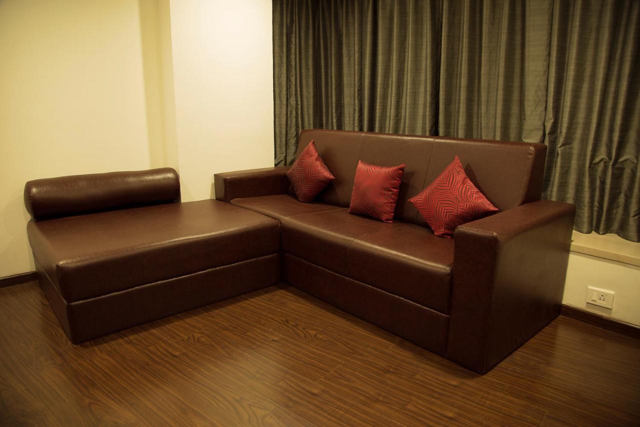 V 7 Hotel Chennai Zimmer foto